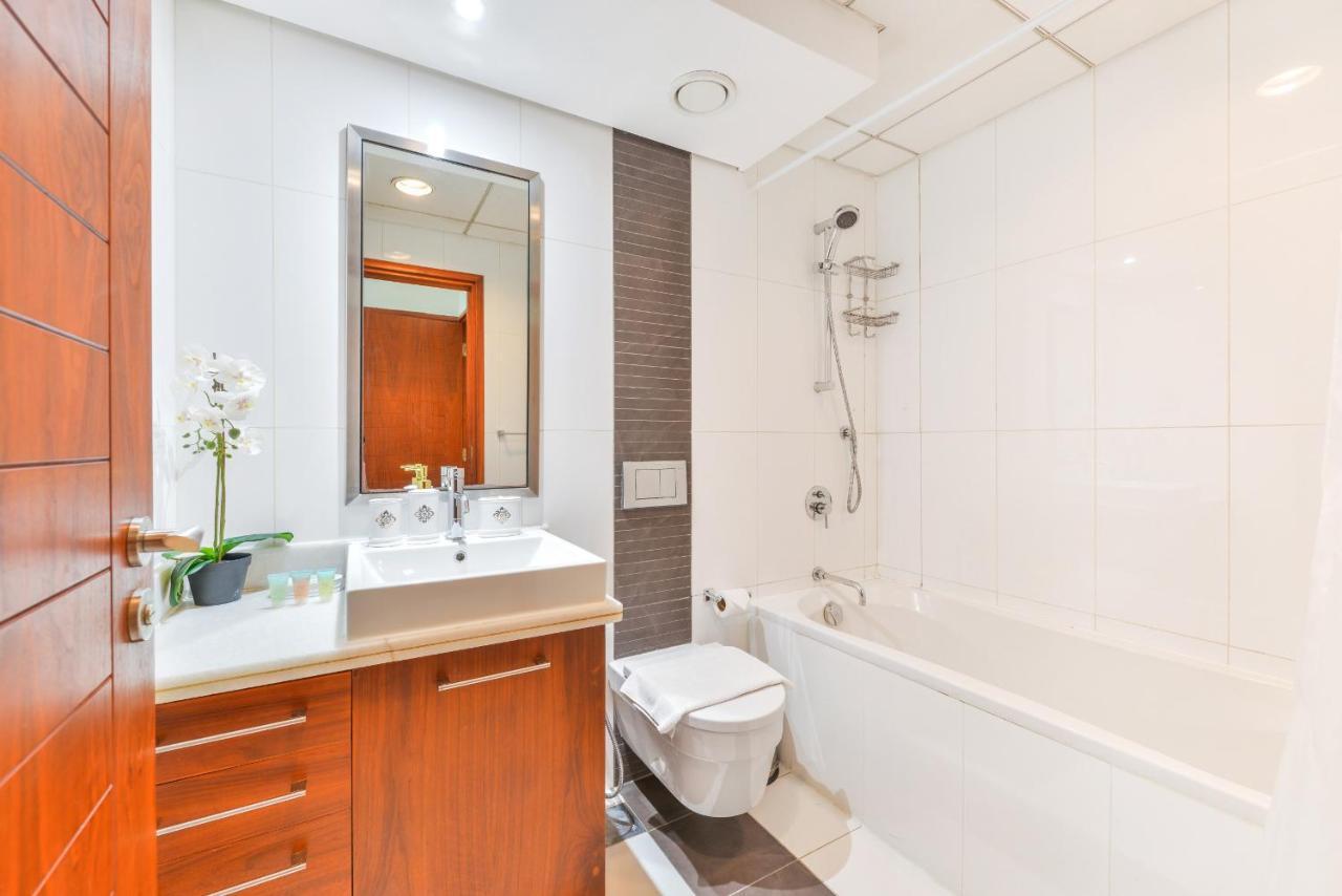 Super Deal! - 1Br Downtown Blvd Near Burj Khalifa & Mall Дубай Экстерьер фото